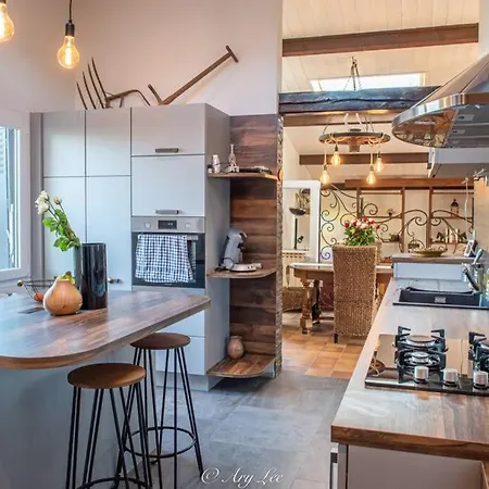 Du Mont Plaisir Vila Chouvigny